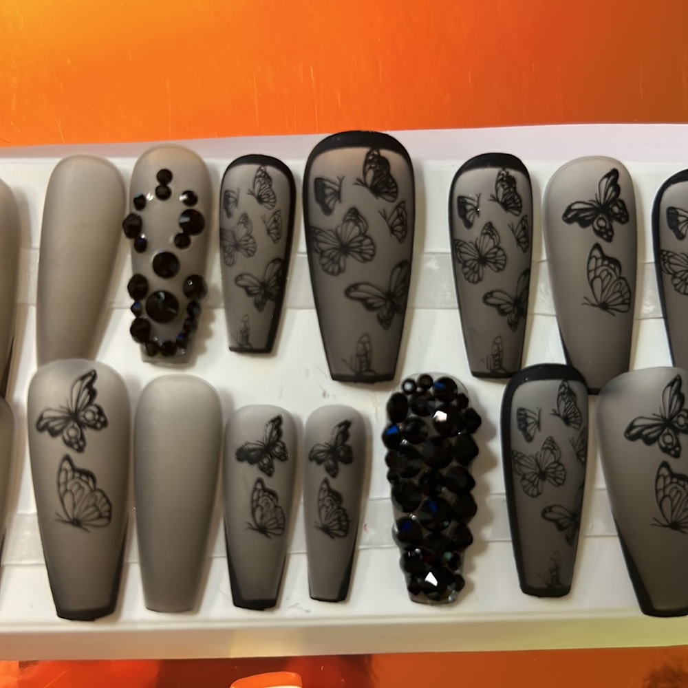 Press nails - Picture 2 of 2